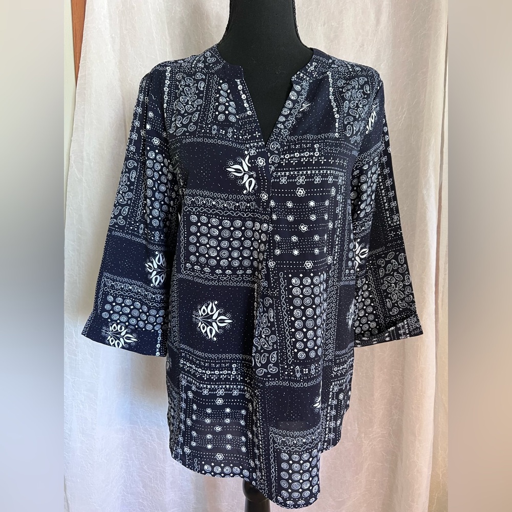 Viisow navy & white blouse Bundle & save 30% off 2+ items